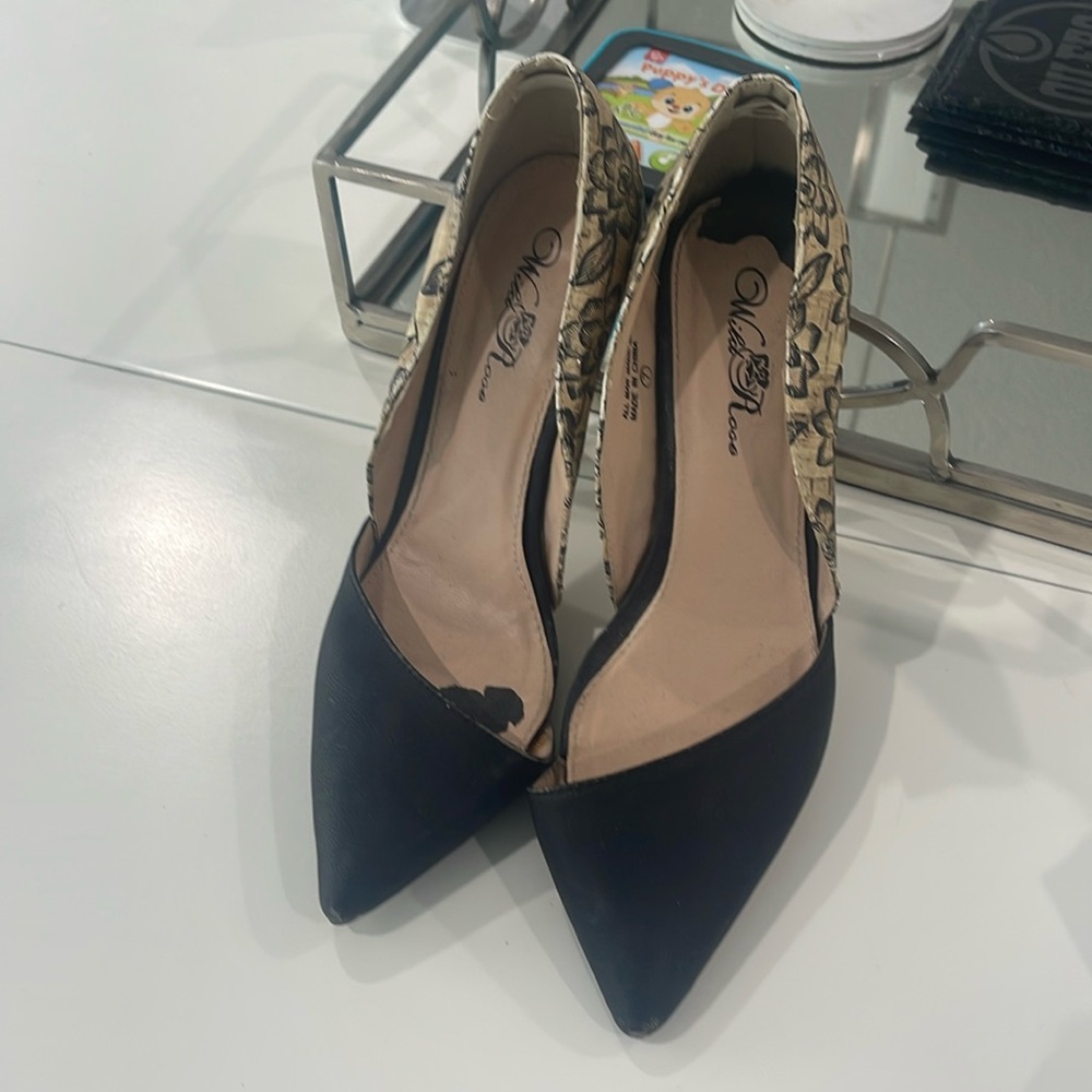 Women’s pointed toe heels